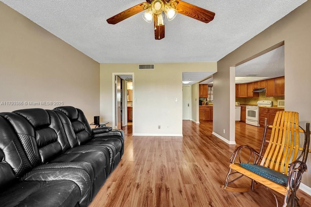Real estate property located at 5100 90th Ave #208, Broward, Baffy Woods Condo, Cooper City, FL