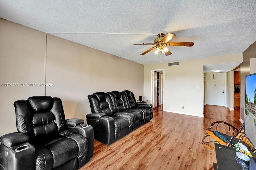 Real estate property located at 5100 90th Ave #208, Broward, Baffy Woods Condo, Cooper City, FL