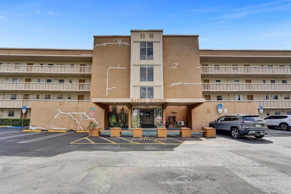 Real estate property located at 5100 90th Ave #208, Broward, Baffy Woods Condo, Cooper City, FL
