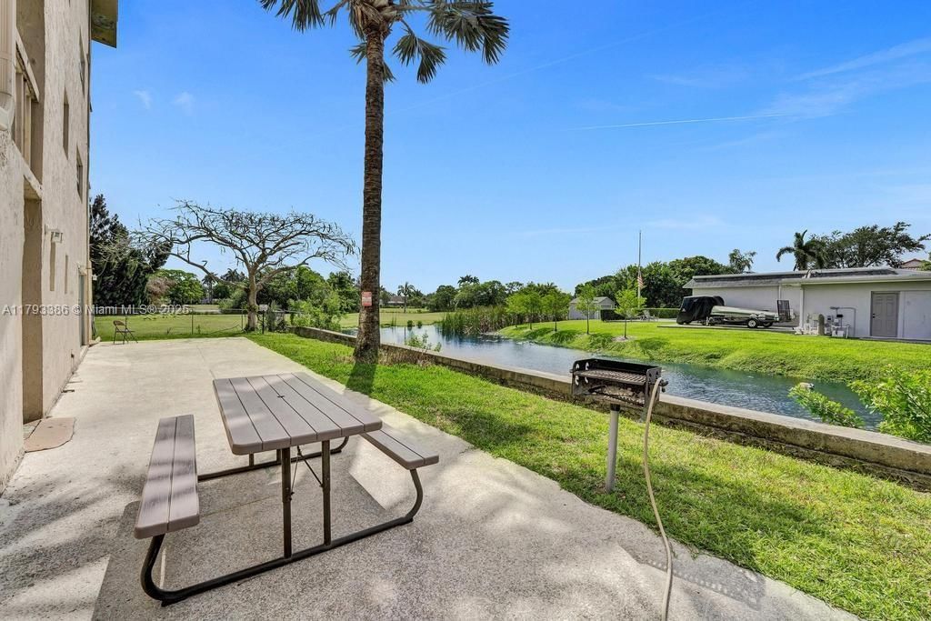 Real estate property located at 5100 90th Ave #208, Broward, Baffy Woods Condo, Cooper City, FL