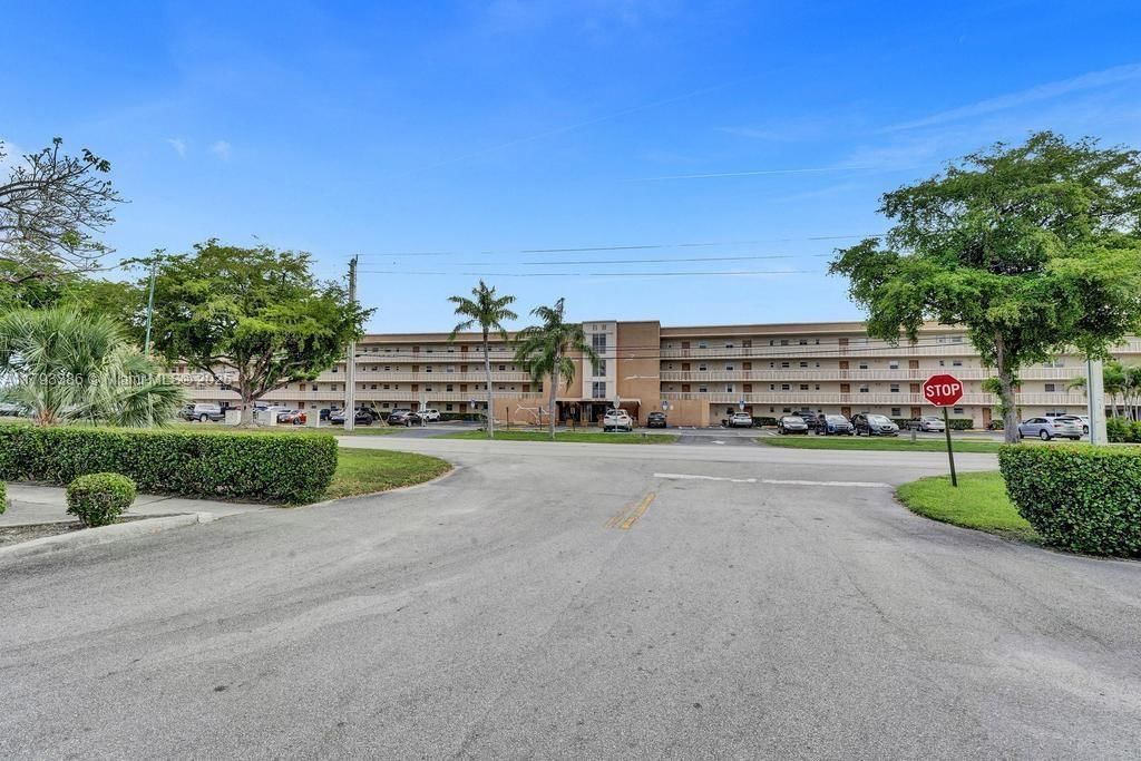 Real estate property located at 5100 90th Ave #208, Broward, Baffy Woods Condo, Cooper City, FL