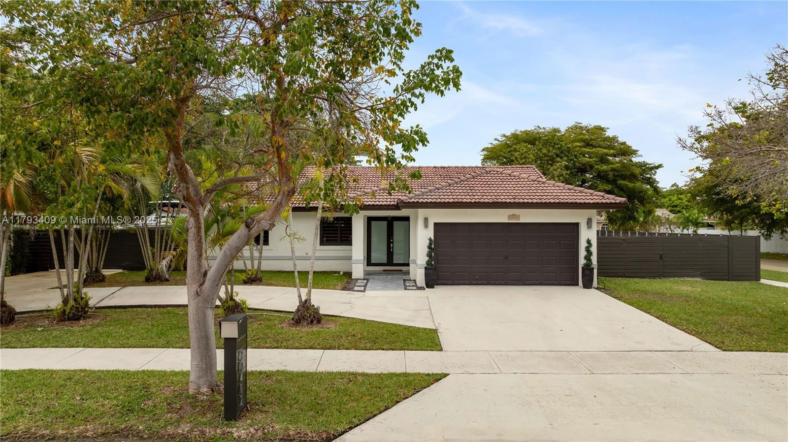 Real estate property located at 20402 130th Ct, Miami-dade, Valencia Grove, Miami, FL