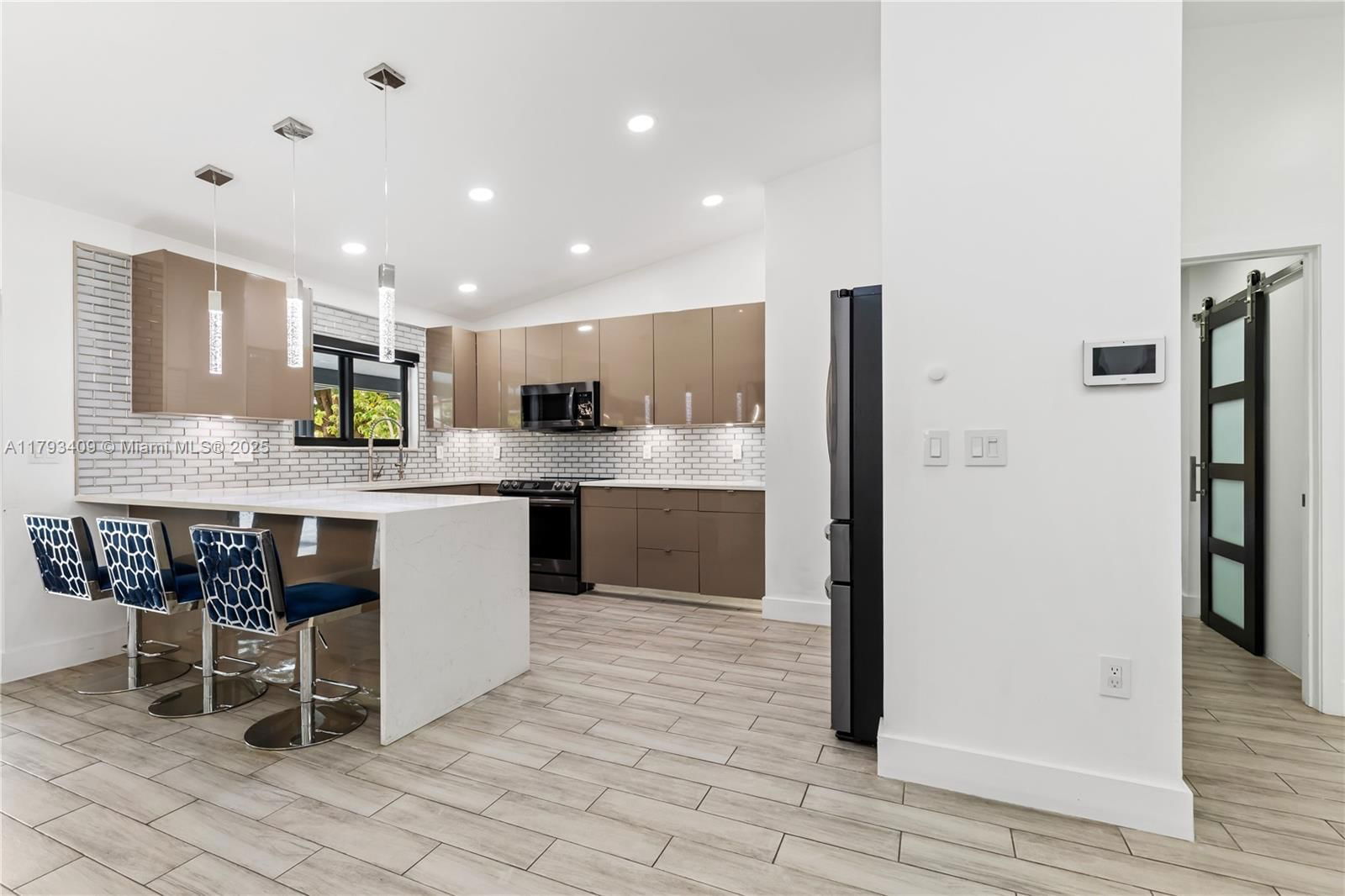 Real estate property located at 20402 130th Ct, Miami-dade, Valencia Grove, Miami, FL