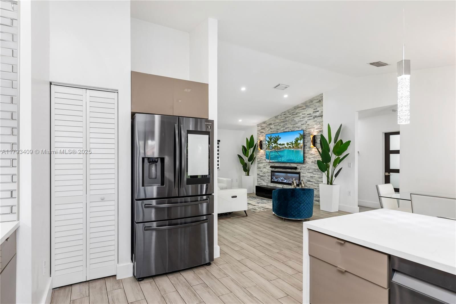 Real estate property located at 20402 130th Ct, Miami-dade, Valencia Grove, Miami, FL