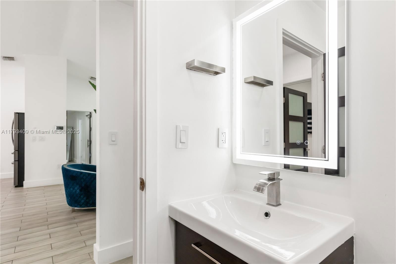 Real estate property located at 20402 130th Ct, Miami-dade, Valencia Grove, Miami, FL