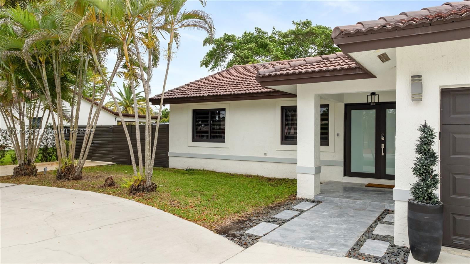 Real estate property located at 20402 130th Ct, Miami-dade, Valencia Grove, Miami, FL