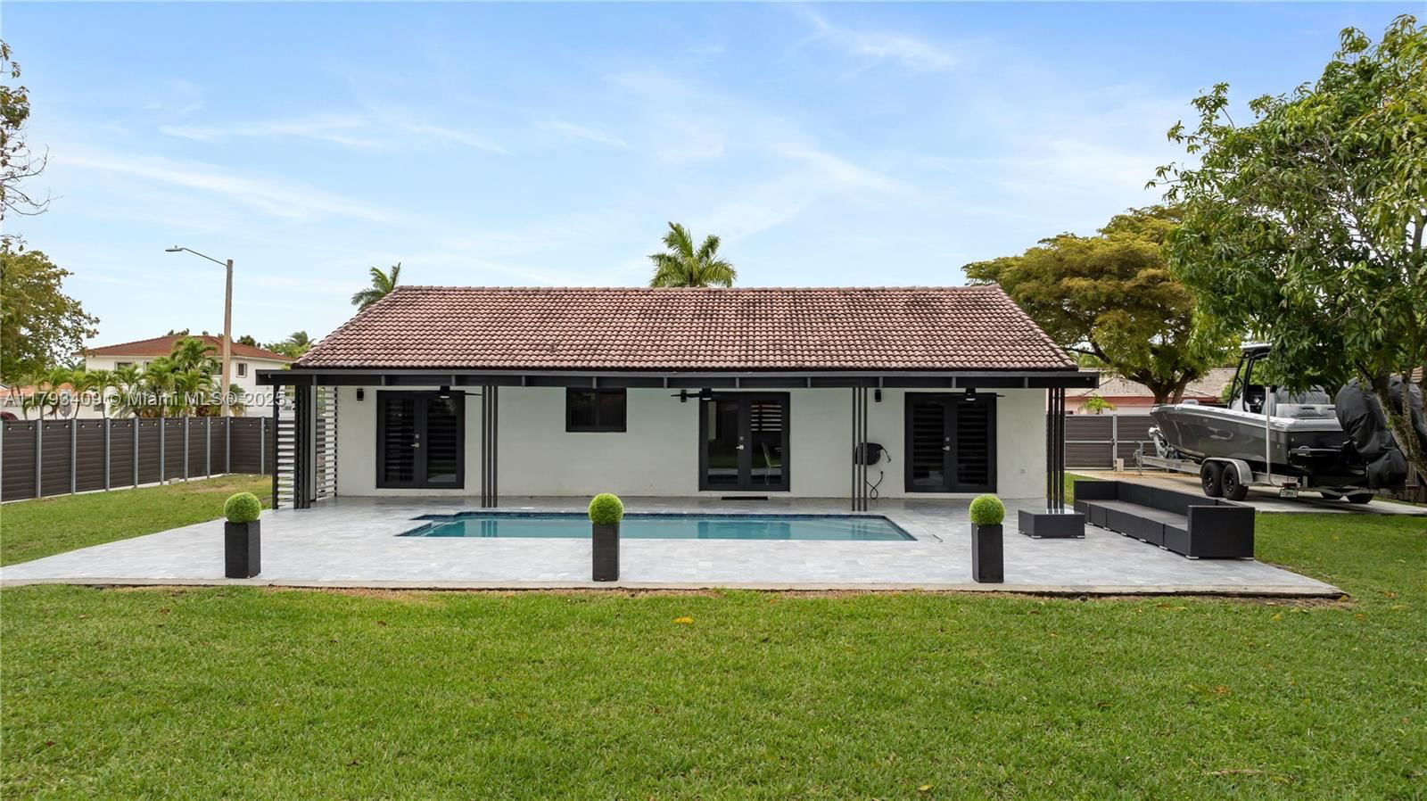 Real estate property located at 20402 130th Ct, Miami-dade, Valencia Grove, Miami, FL
