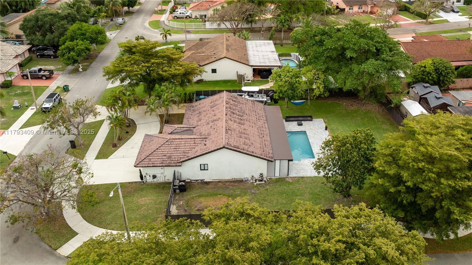 Real estate property located at 20402 130th Ct, Miami-dade, Valencia Grove, Miami, FL