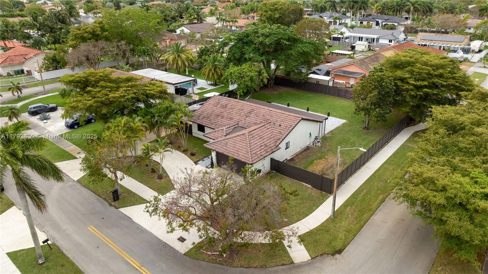 Real estate property located at 20402 130th Ct, Miami-dade, Valencia Grove, Miami, FL