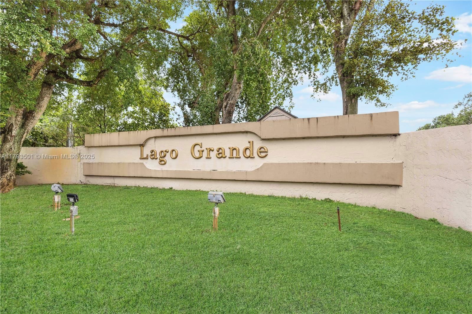 Real estate property located at 6291 24th Ct #102-6, Miami-dade, Lago Grande Condo Six-a, Hialeah, FL