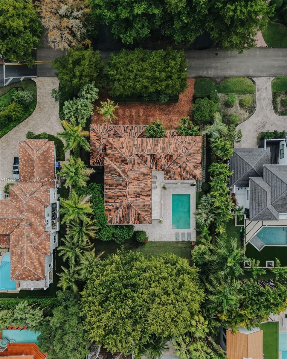 Real estate property located at 7120 Mira Flores Ave, Miami-dade, Cocoplum Sec 2 Plat B, Coral Gables, FL