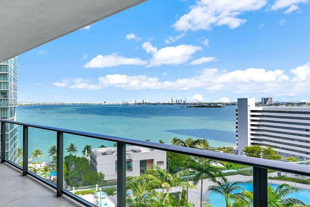 Real estate property located at 650 32nd St #1004, Miami-dade, Paraiso Bay Condo, Miami, FL