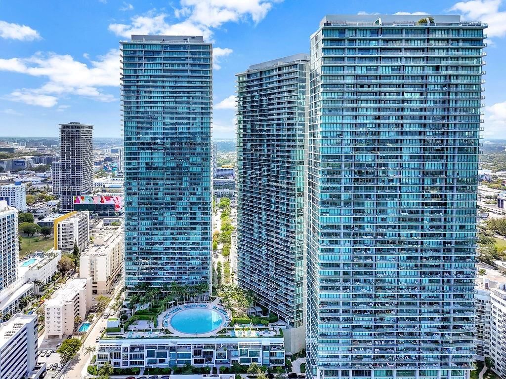 Real estate property located at 650 32nd St #1004, Miami-dade, Paraiso Bay Condo, Miami, FL