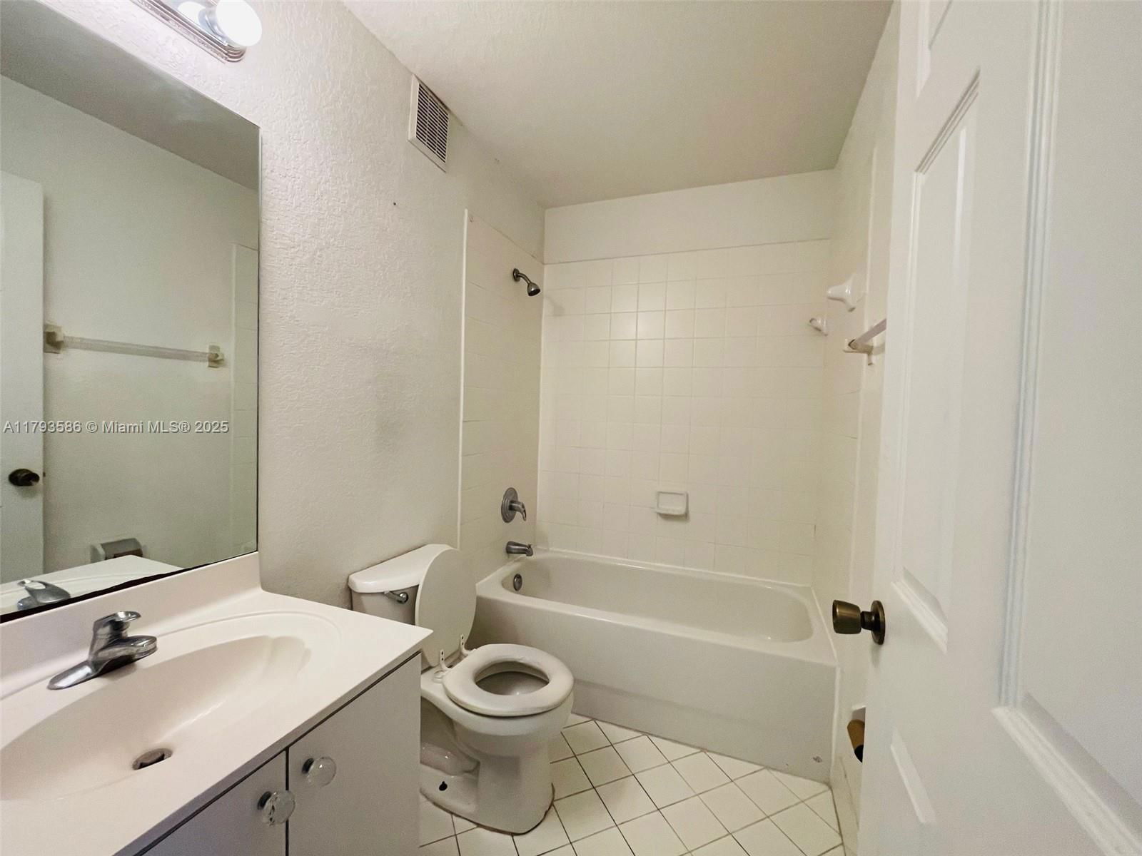 Real estate property located at 940 34th Ave #202, Miami-dade, Monterey At Malibu Bay Co, Homestead, FL
