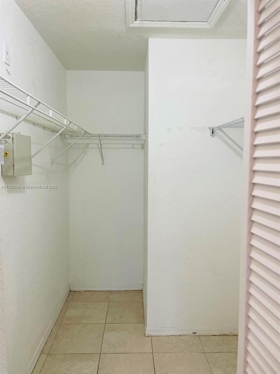 Real estate property located at 940 34th Ave #202, Miami-dade, Monterey At Malibu Bay Co, Homestead, FL