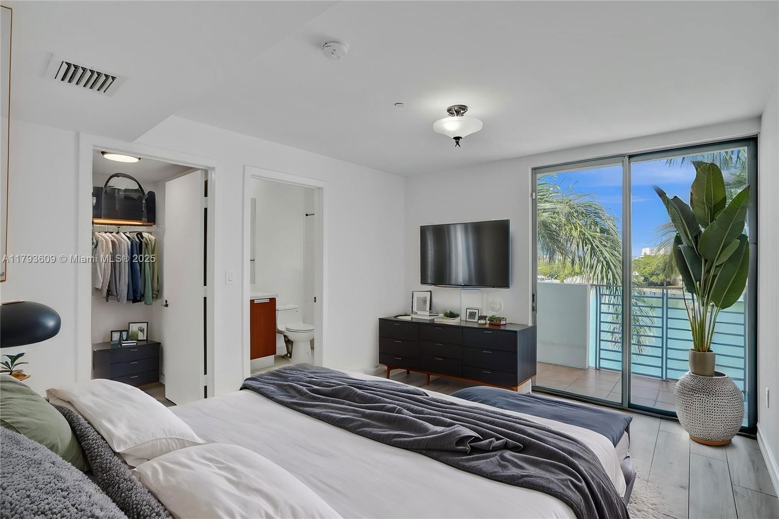 Real estate property located at 171 Shore Dr #171-1, Miami-dade, Normandy Golf Course, Miami Beach, FL
