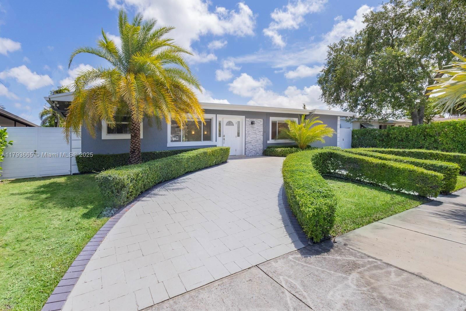 Real estate property located at 11210 181st St, Miami-dade, Green Hills Sec 1, Miami, FL