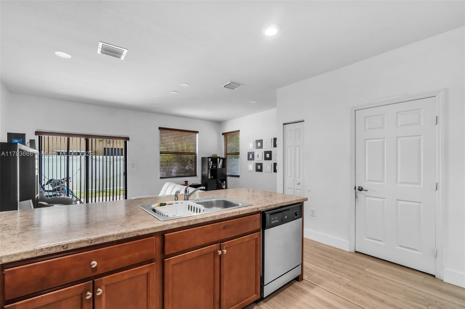 Real estate property located at 9371 33rd Ave, Miami-dade, Bonterra, Hialeah, FL