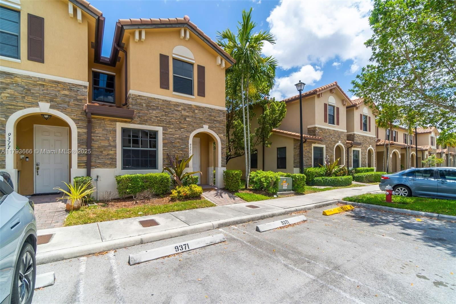 Real estate property located at 9371 33rd Ave, Miami-dade, Bonterra, Hialeah, FL