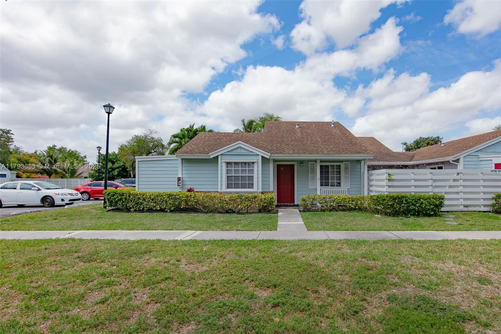 Real estate property located at 14700 139th Ave #2-40, Miami-dade, Vilg Homes Country Walk C, Miami, FL