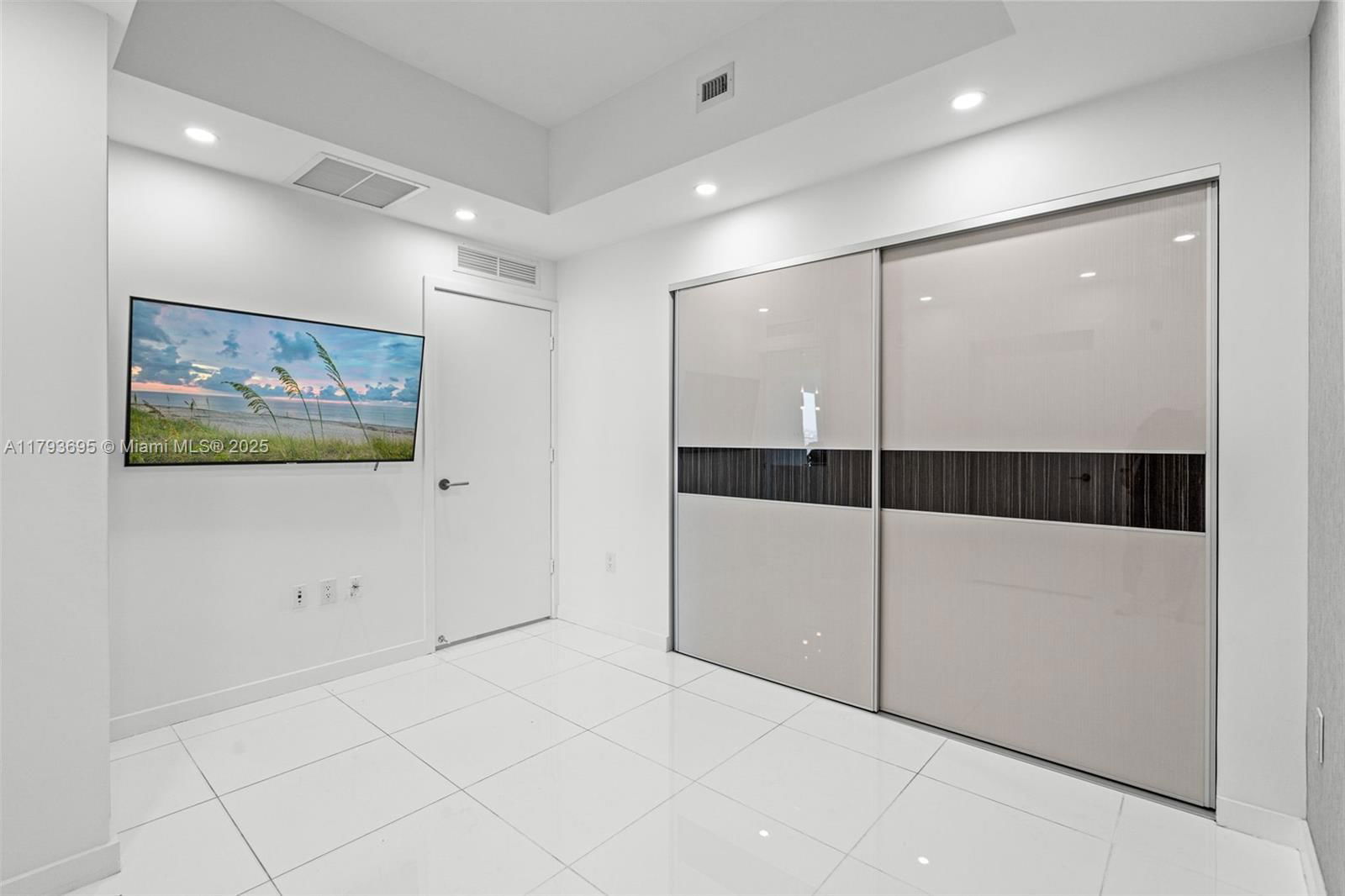 Real estate property located at 851 1st Ave #1506, Miami-dade, Paramount Miami Worldcent, Miami, FL