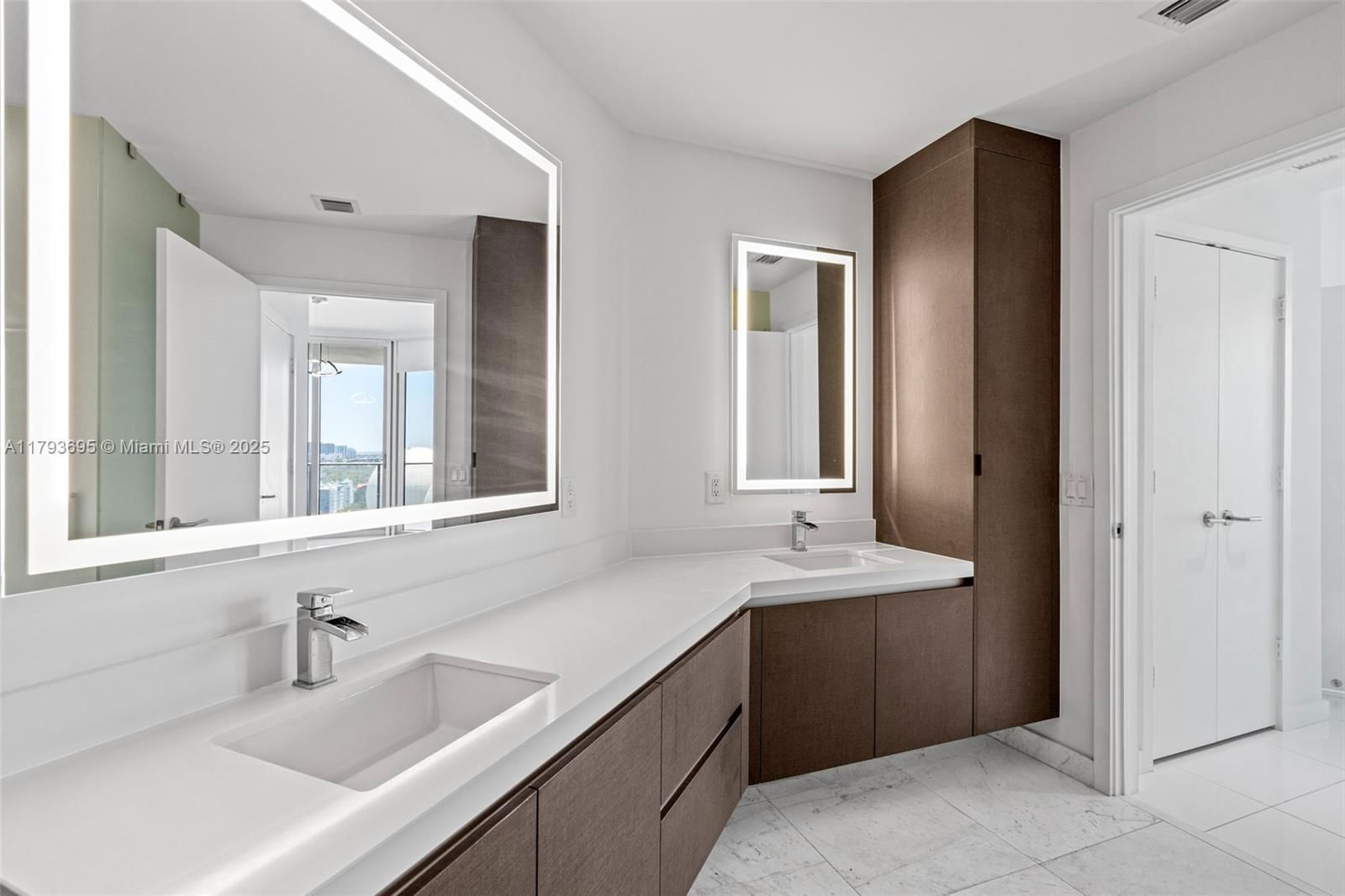Real estate property located at 851 1st Ave #1506, Miami-dade, Paramount Miami Worldcent, Miami, FL