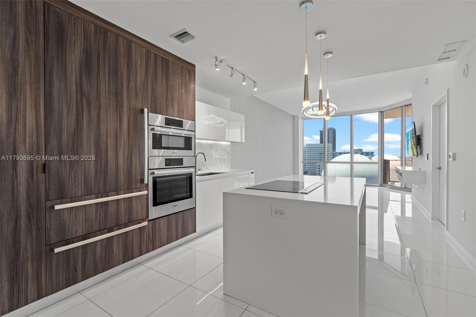 Real estate property located at 851 1st Ave #1506, Miami-dade, Paramount Miami Worldcent, Miami, FL