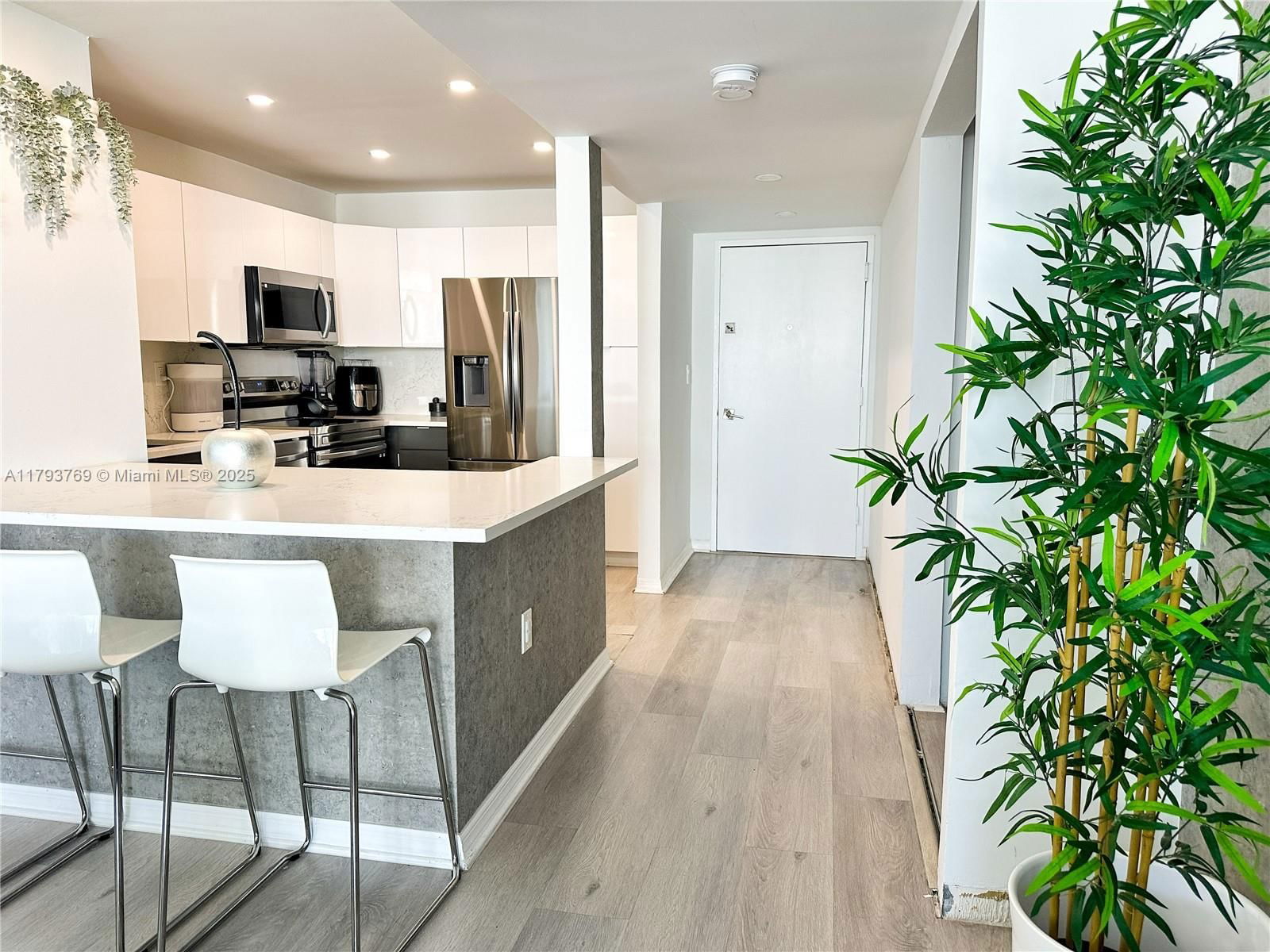 Real estate property located at 3731 Country Club Dr #2228, Miami-dade, Flamenco Condo Tower I, Aventura, FL