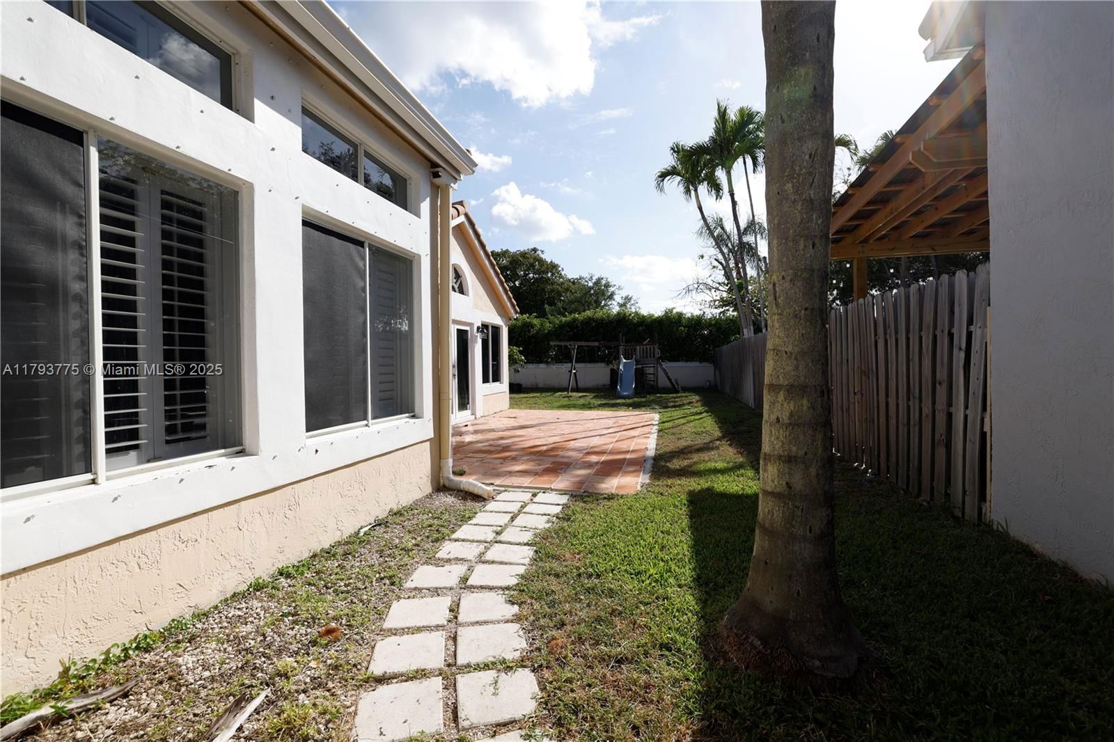 Real estate property located at 10181 4th St, Broward, Central Park Lake, Plantation, FL