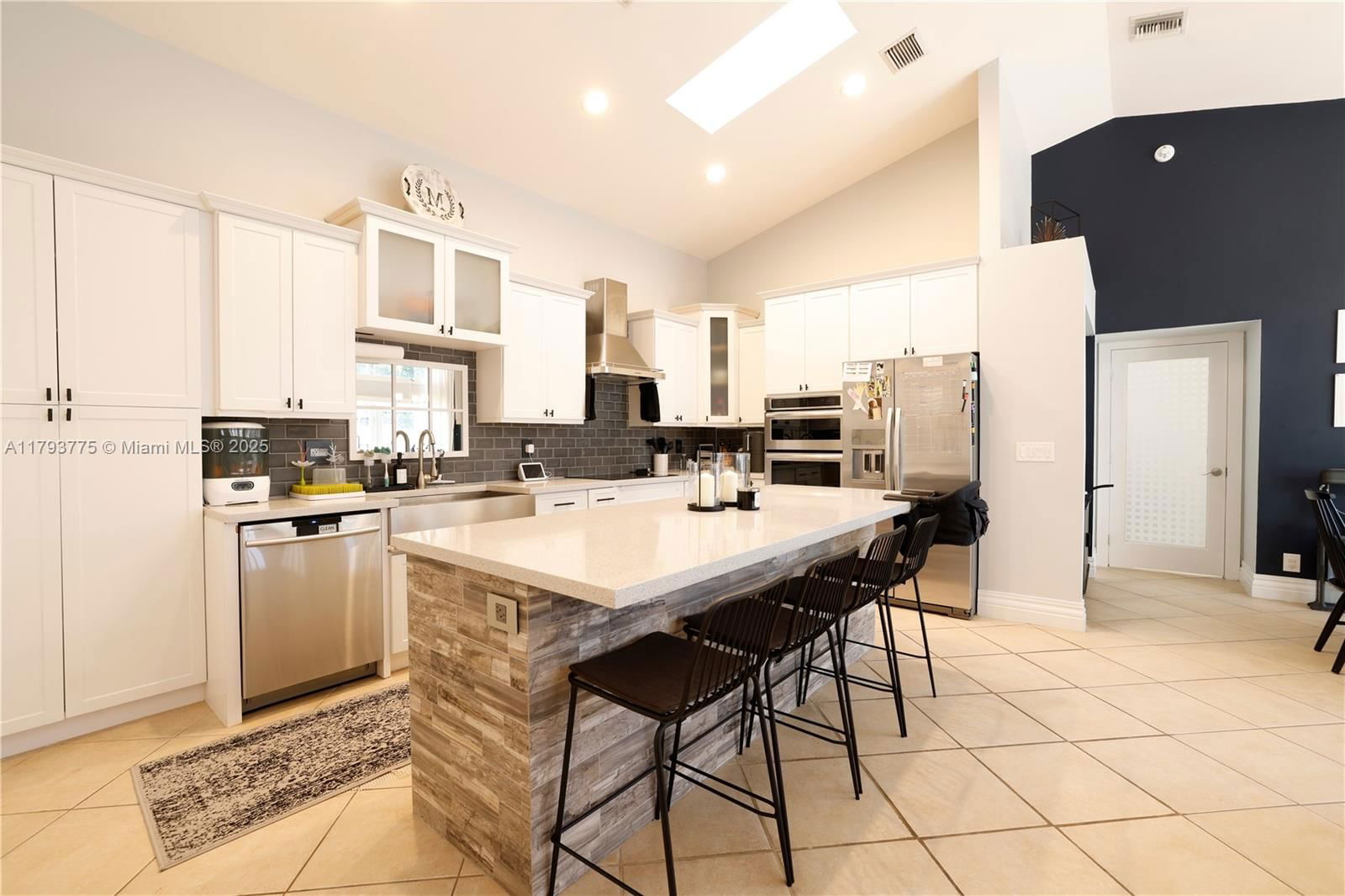 Real estate property located at 10181 4th St, Broward, Central Park Lake, Plantation, FL