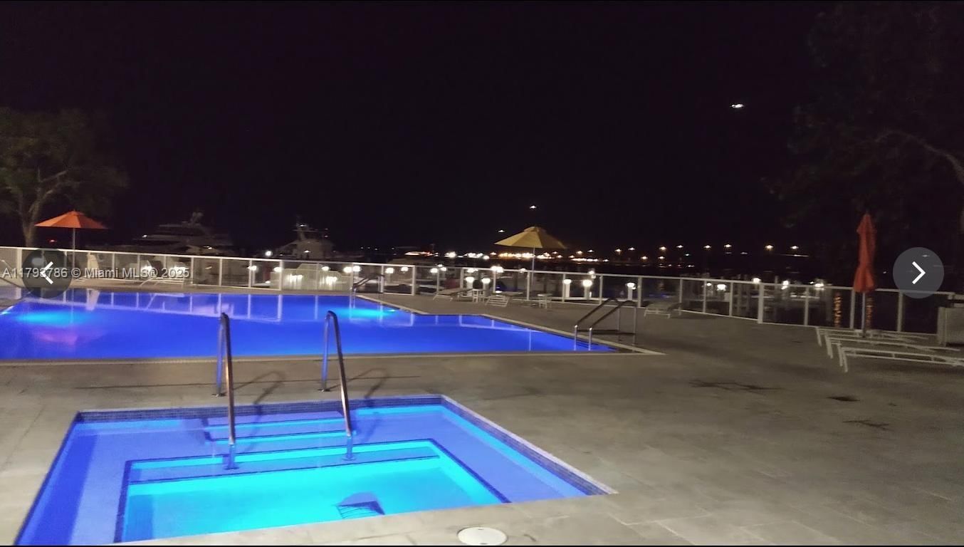 Real estate property located at 1581 Brickell Ave #1807, Miami-dade, Villa Regina Condo, Miami, FL