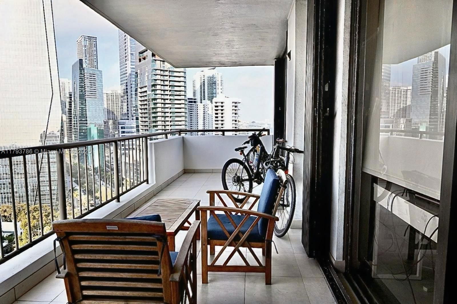 Real estate property located at 1581 Brickell Ave #1807, Miami-dade, Villa Regina Condo, Miami, FL