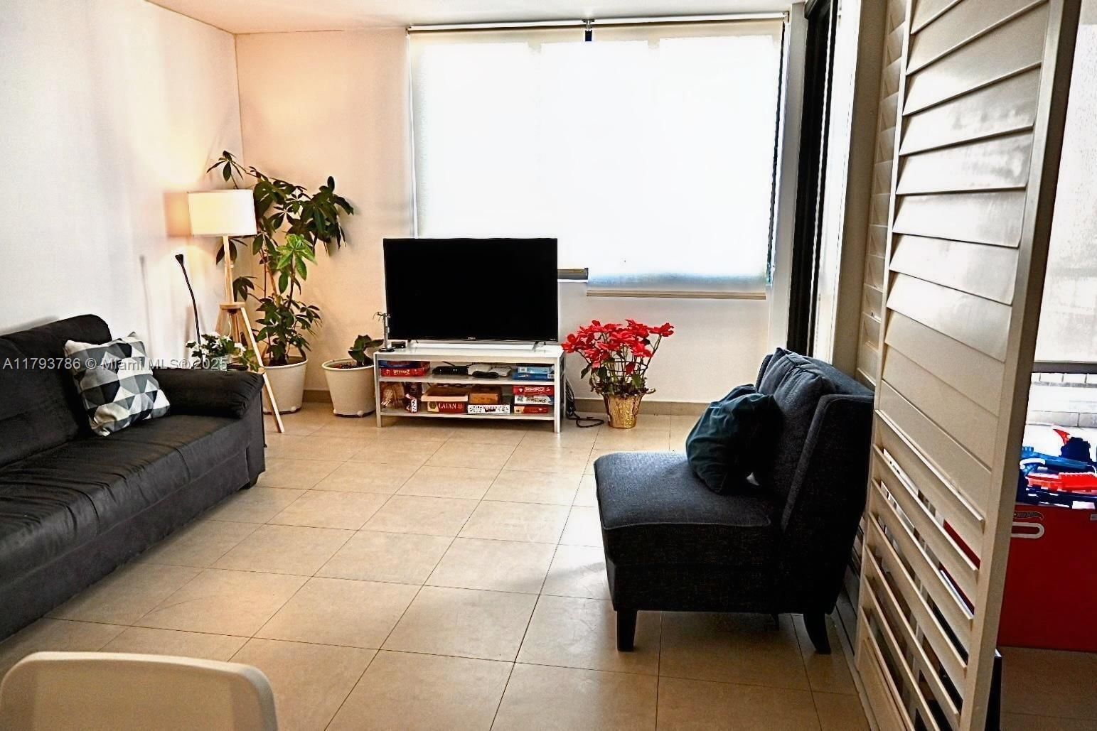 Real estate property located at 1581 Brickell Ave #1807, Miami-dade, Villa Regina Condo, Miami, FL
