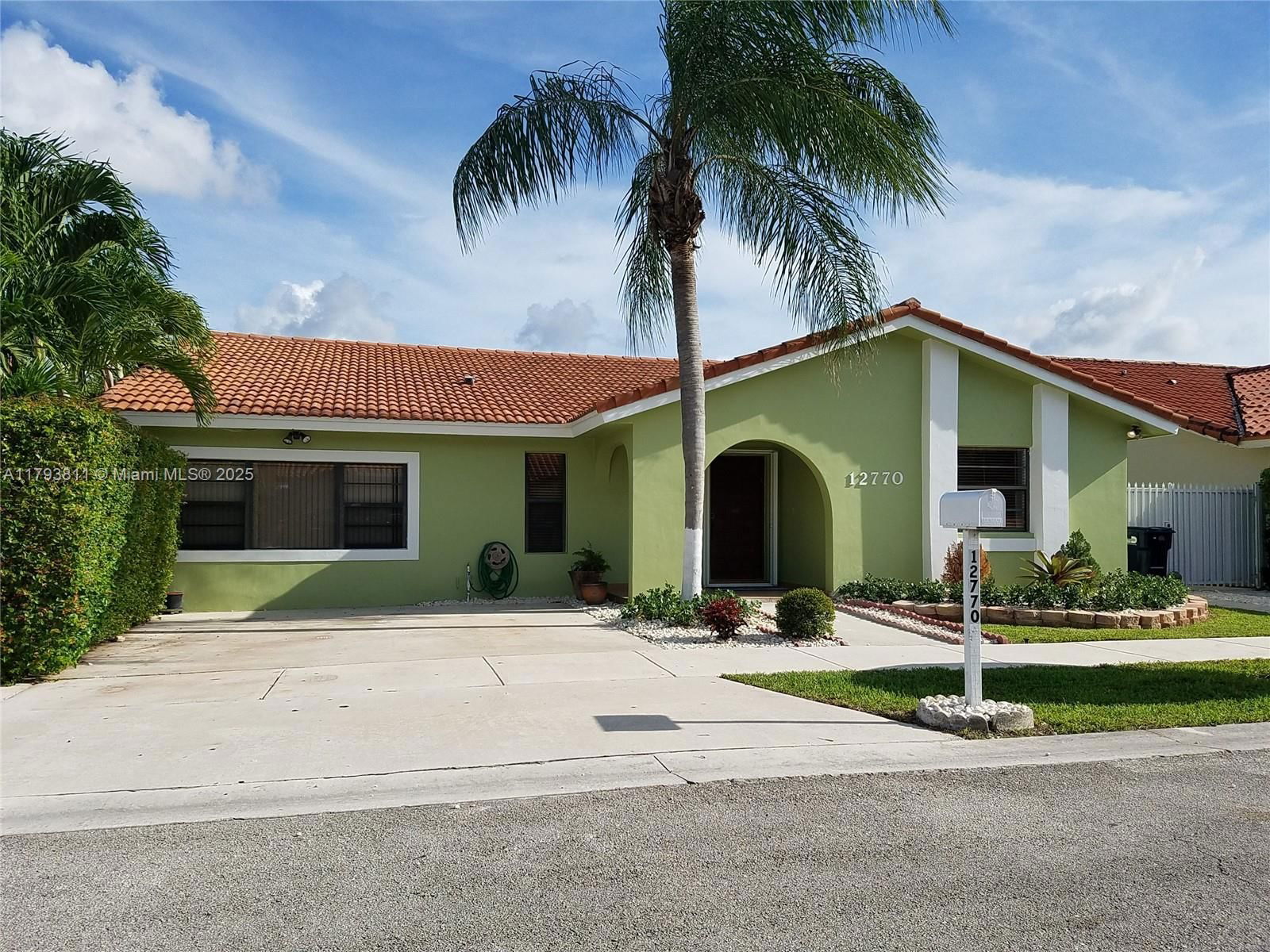 Real estate property located at 12770 11th St, Miami-dade, Vista Sub 1st Addn, Miami, FL