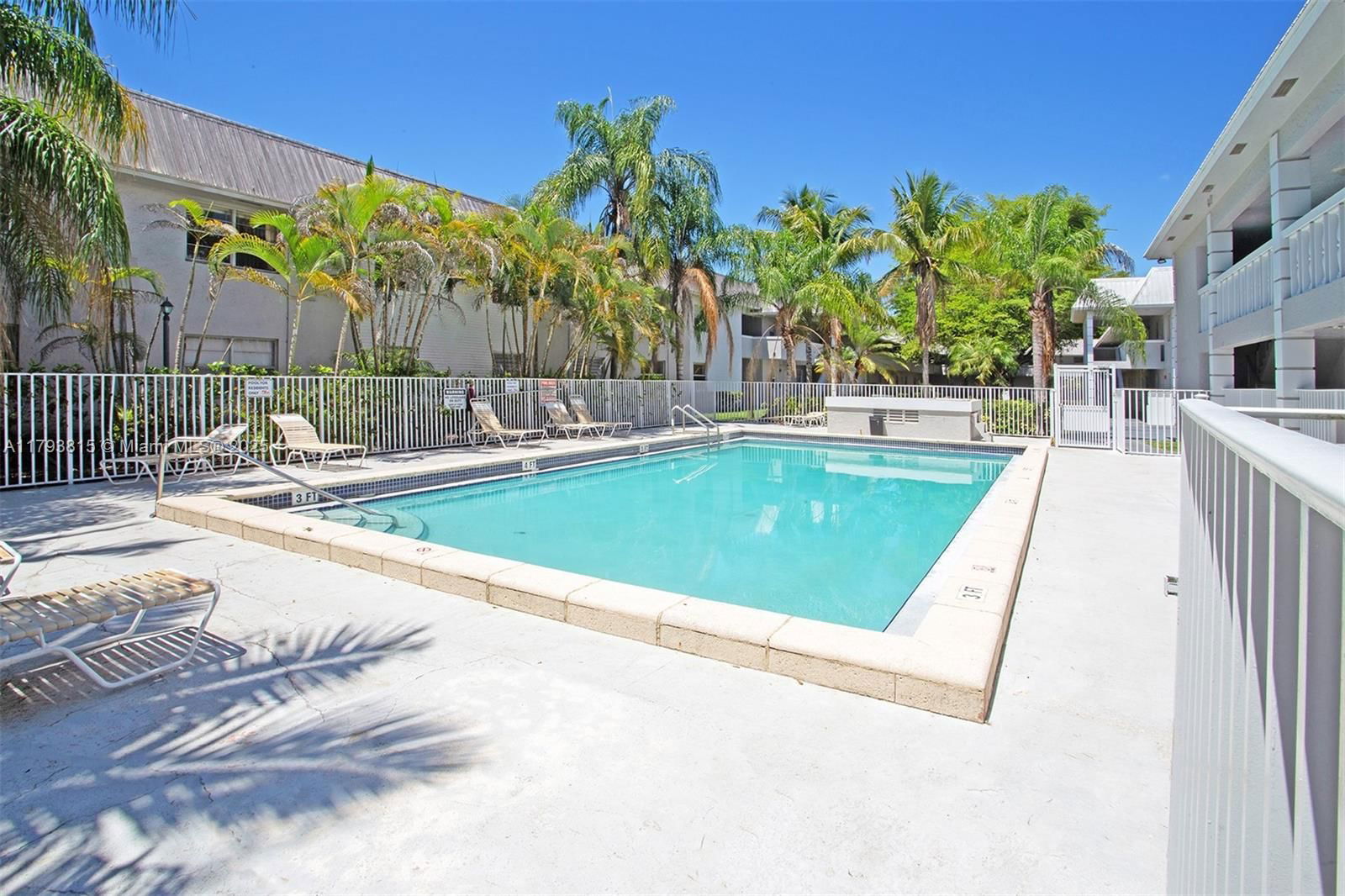 Real estate property located at 17255 95th Ave #247, Miami-dade, Village Homes & Condos At, Palmetto Bay, FL