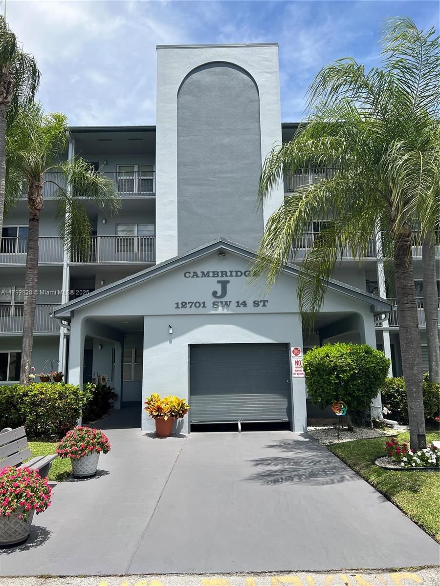 Real estate property located at 12701 14th St #312J, Broward, Cambridge At Century Vill, Pembroke Pines, FL