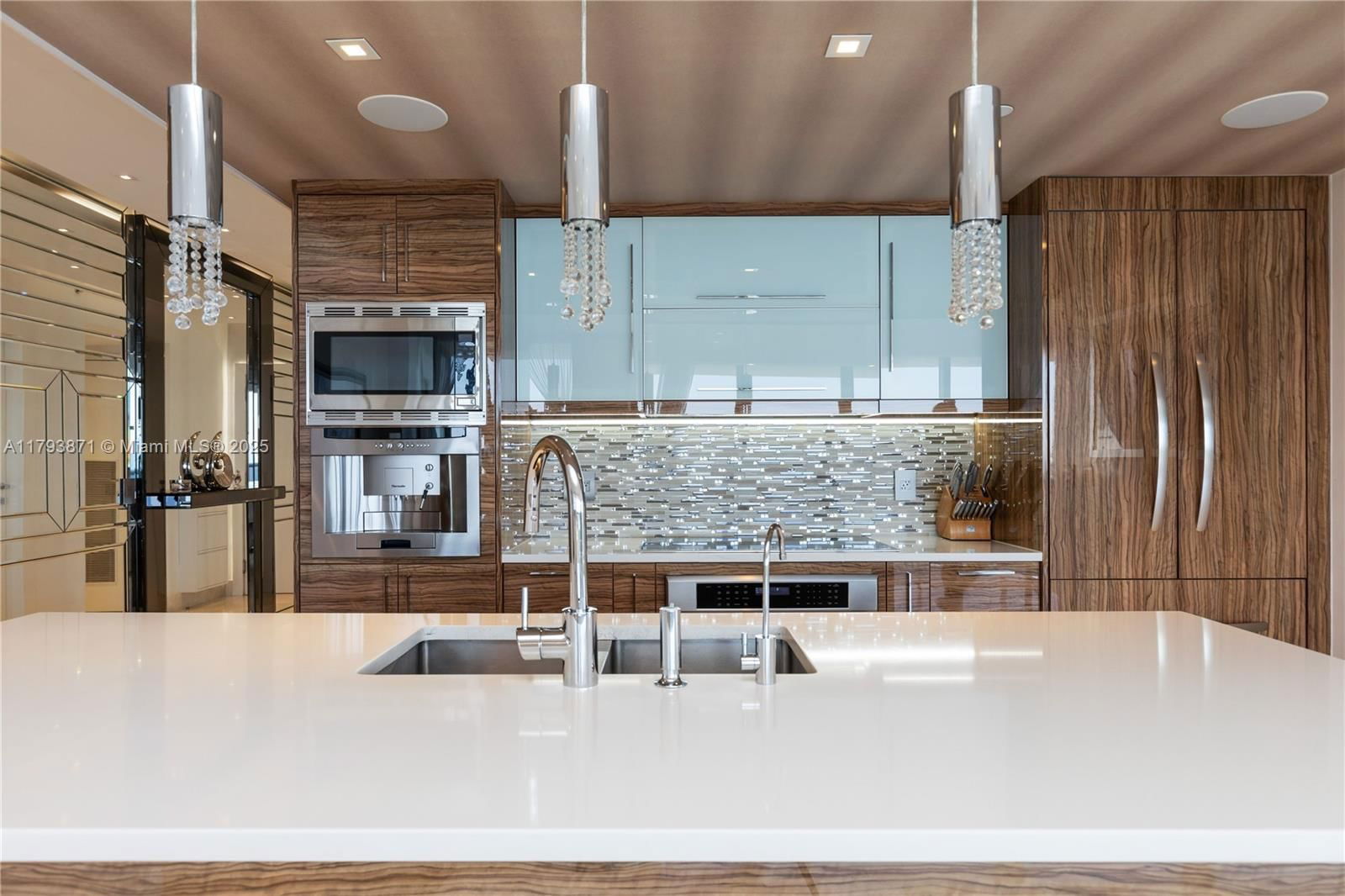 Real estate property located at 5875 Collins Ave #1908, Miami-dade, Mei Condo, Miami Beach, FL