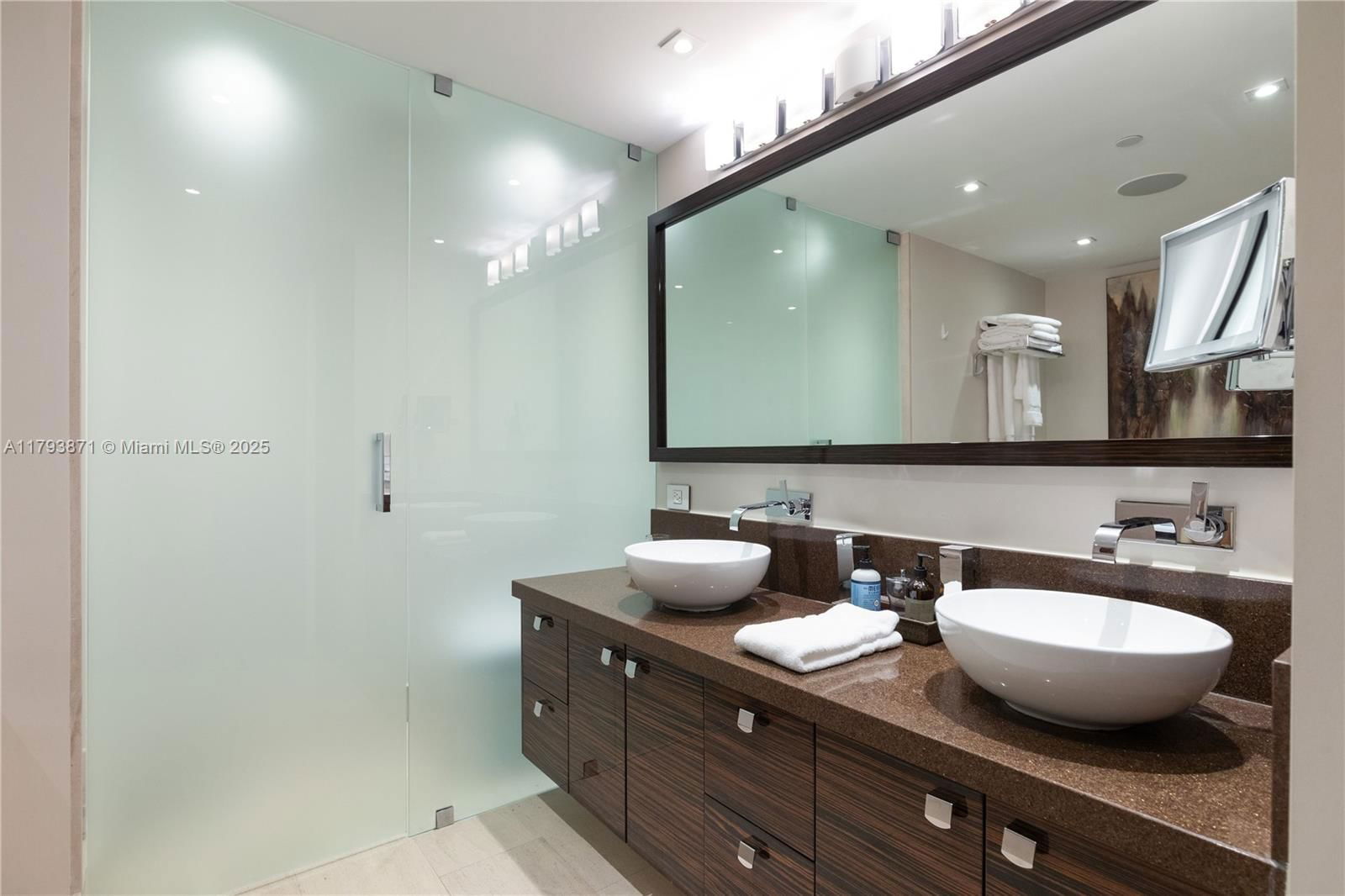Real estate property located at 5875 Collins Ave #1908, Miami-dade, Mei Condo, Miami Beach, FL