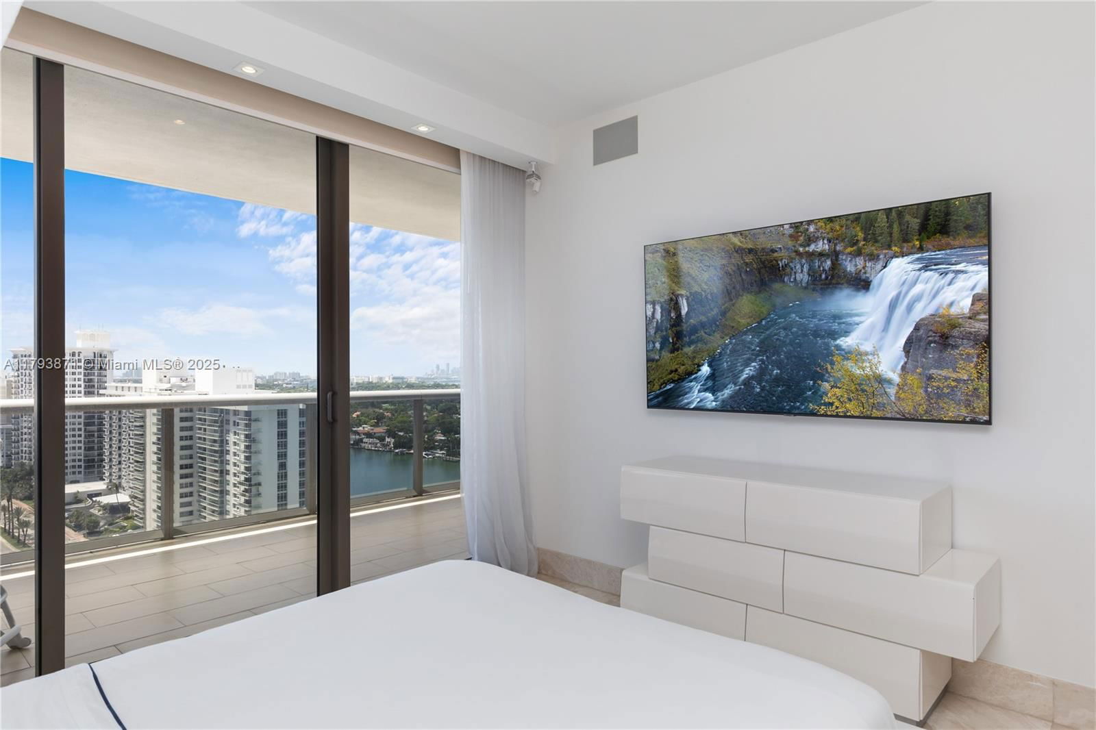 Real estate property located at 5875 Collins Ave #1908, Miami-dade, Mei Condo, Miami Beach, FL