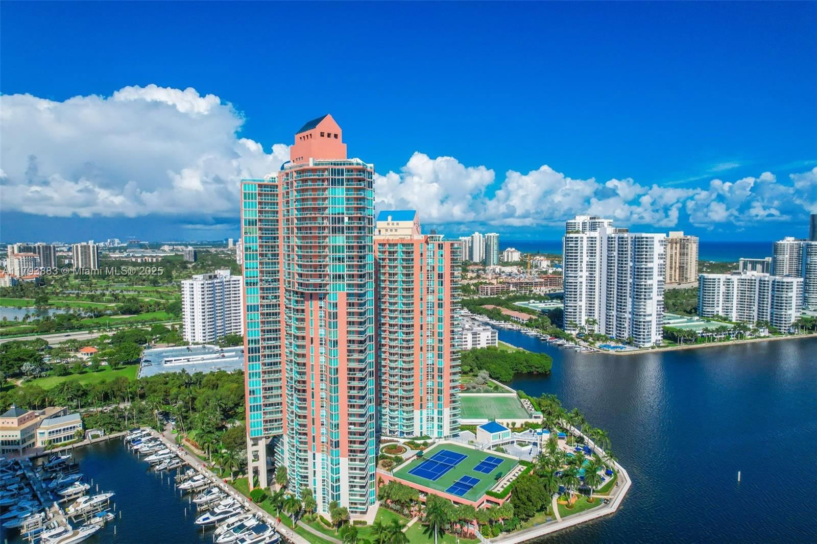 Real estate property located at 3370 Hidden Bay Dr #313, Miami-dade, 100 Hidden Bay Condo, Aventura, FL