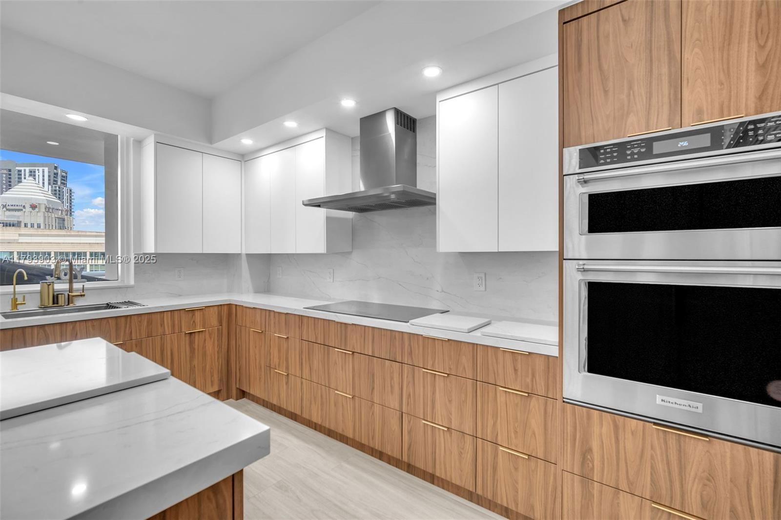 Real estate property located at 333 Las Olas Way #2209, Broward, Las Olas River House Cond, Fort Lauderdale, FL