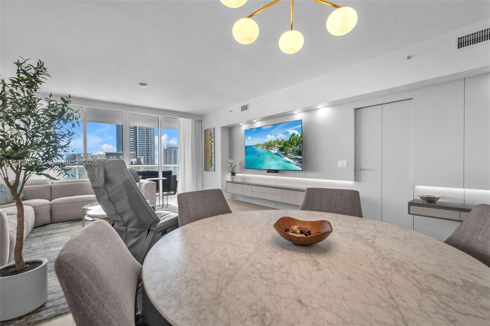 Real estate property located at 333 Las Olas Way #2209, Broward, Las Olas River House Cond, Fort Lauderdale, FL