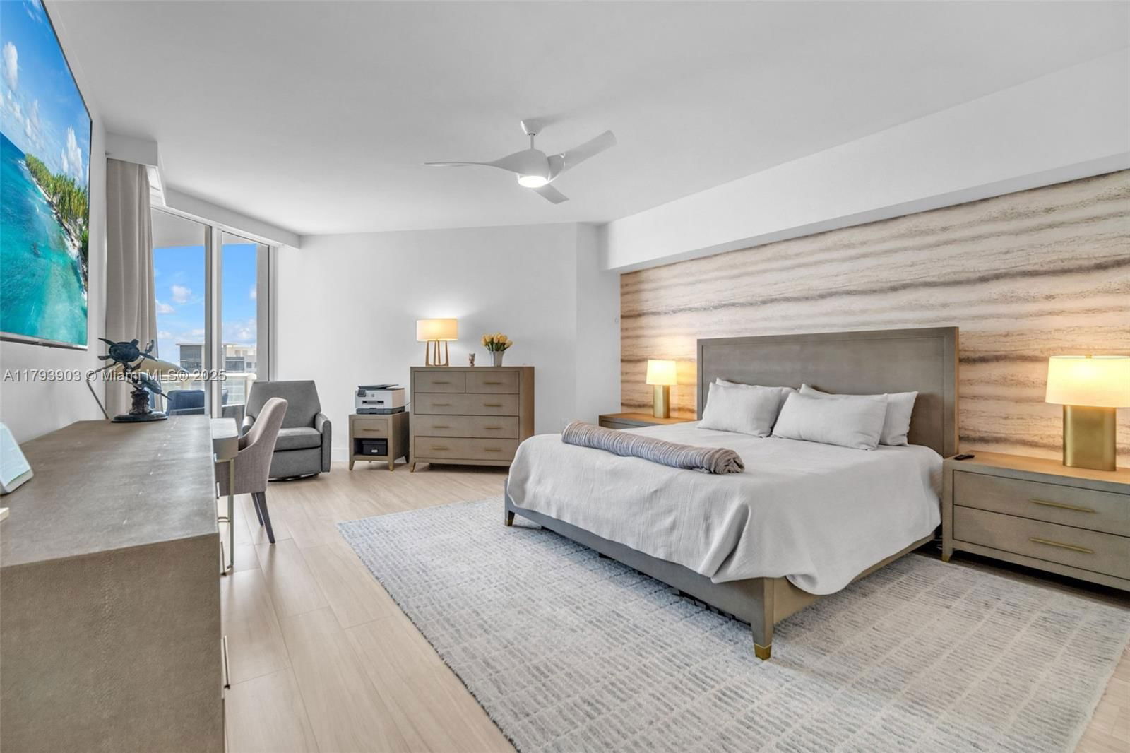 Real estate property located at 333 Las Olas Way #2209, Broward, Las Olas River House Cond, Fort Lauderdale, FL