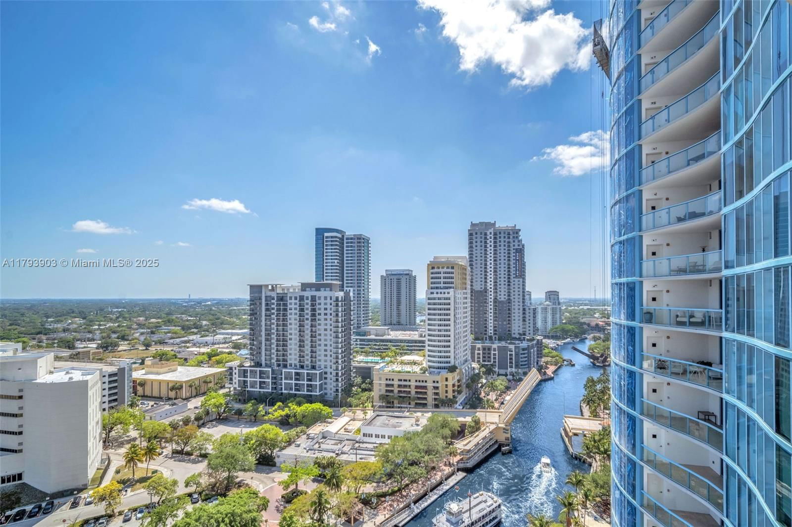 Real estate property located at 333 Las Olas Way #2209, Broward, Las Olas River House Cond, Fort Lauderdale, FL