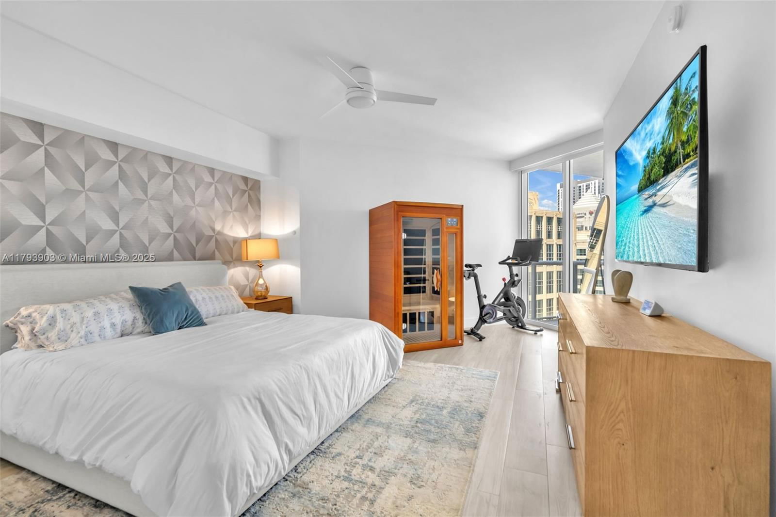 Real estate property located at 333 Las Olas Way #2209, Broward, Las Olas River House Cond, Fort Lauderdale, FL