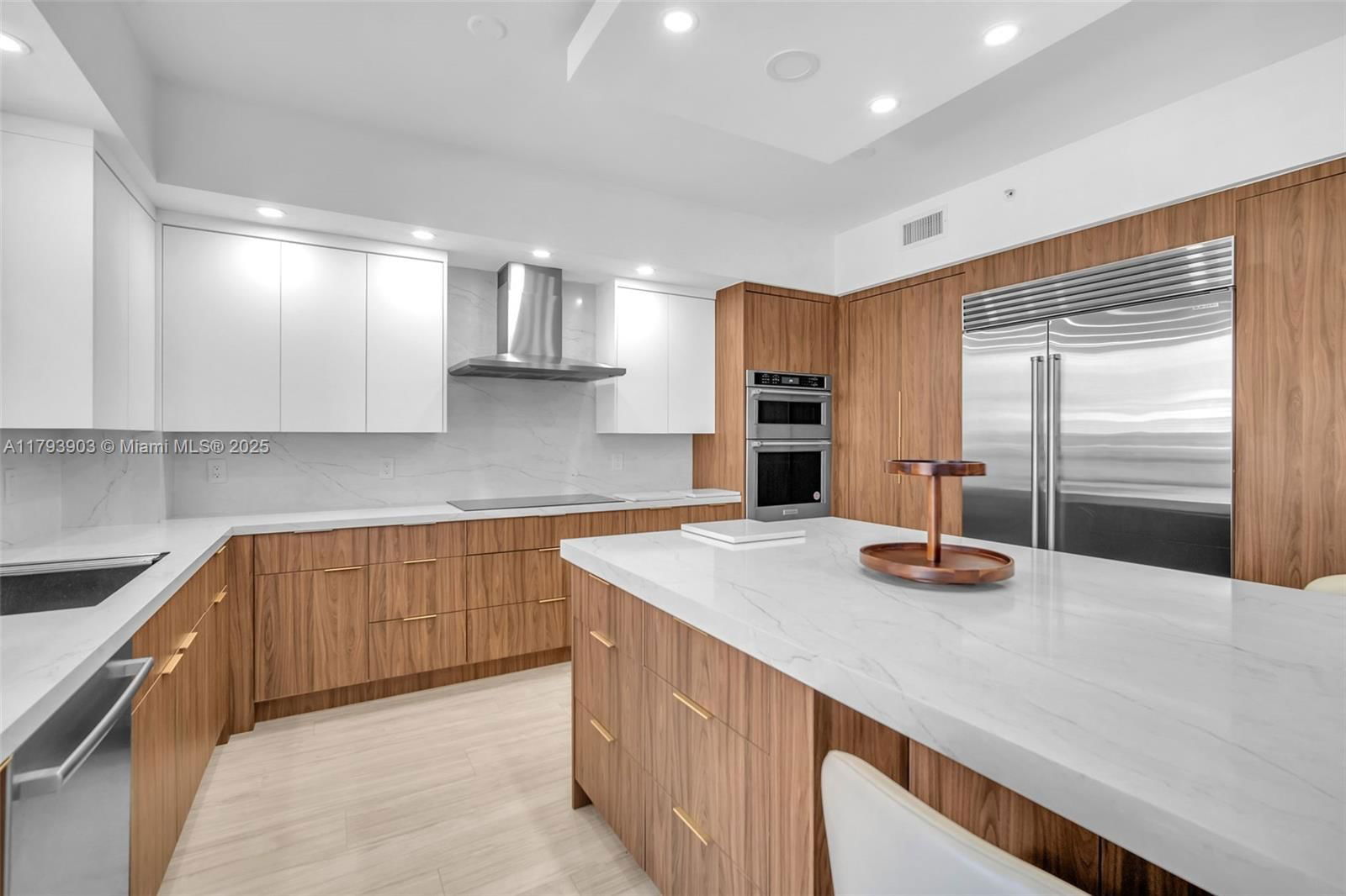 Real estate property located at 333 Las Olas Way #2209, Broward, Las Olas River House Cond, Fort Lauderdale, FL