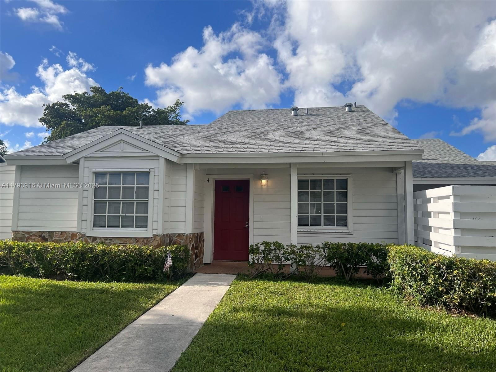 Real estate property located at 13776 149 circle ln #4-79, Miami-dade, Vilg Homes Country Walk Co, Miami, FL