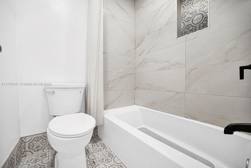 Real estate property located at 3501 Keyser Ave #43, Broward, Emerald Green Section Thr, Hollywood, FL