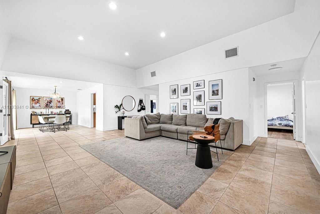Real estate property located at 3501 Keyser Ave #43, Broward, Emerald Green Section Thr, Hollywood, FL