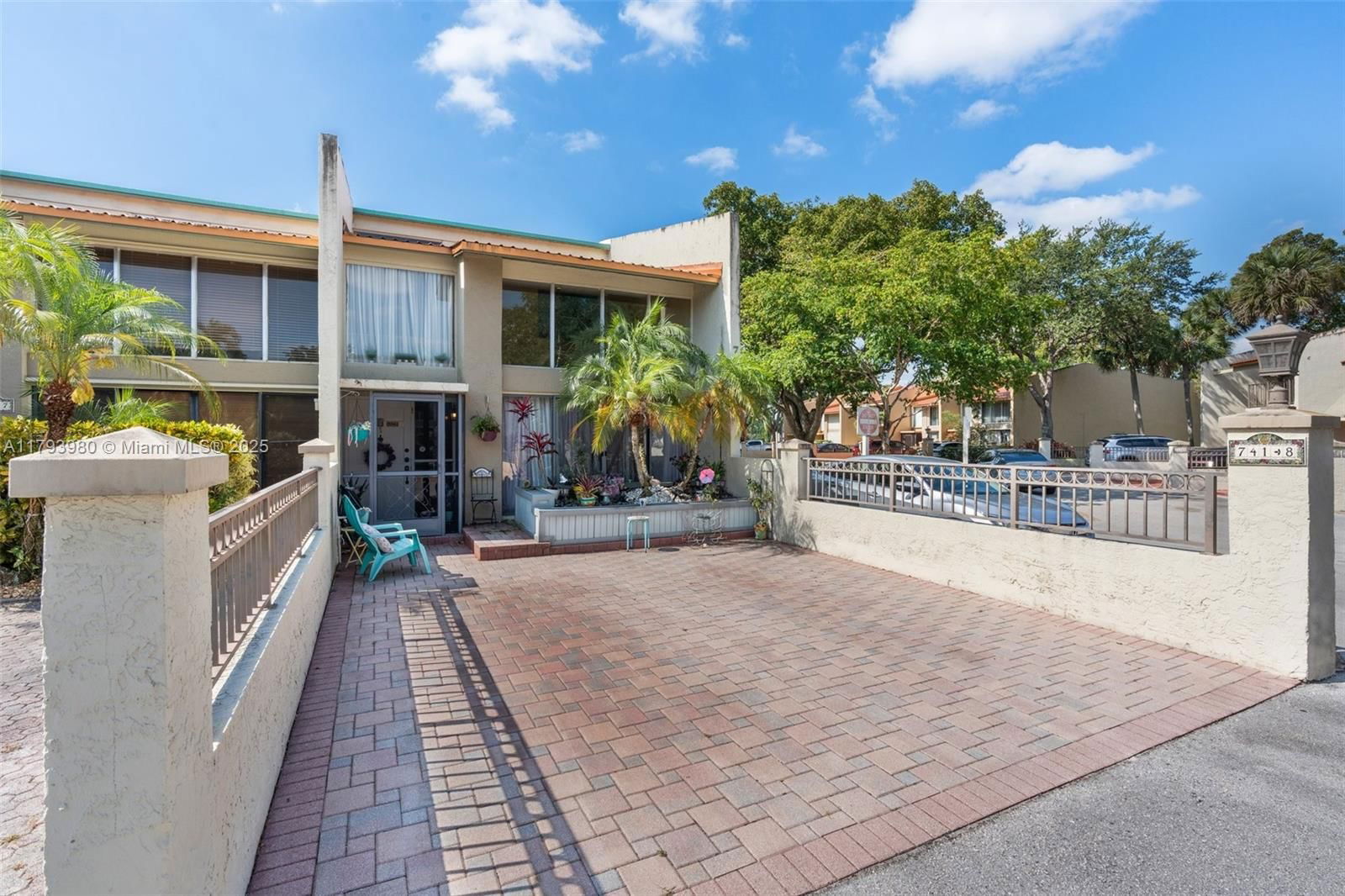 Real estate property located at 741 Coco Plum Cir #8, Broward, Majestic View Condo Numbe, Plantation, FL